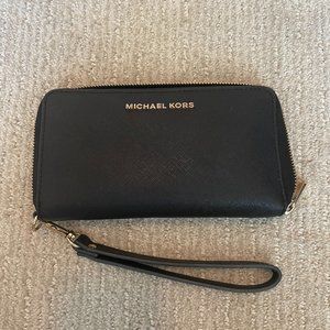Michael Kors Large Leather Smartphone Wristlet